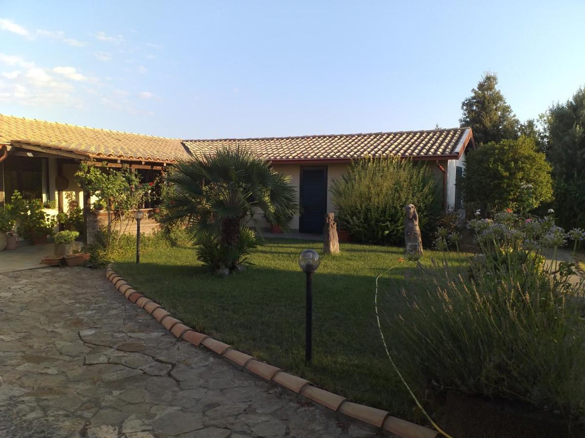 B&B Is Camminantis Nurallào Buitenkant foto