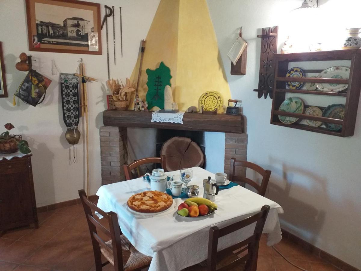 B&B Is Camminantis Nurallào Buitenkant foto